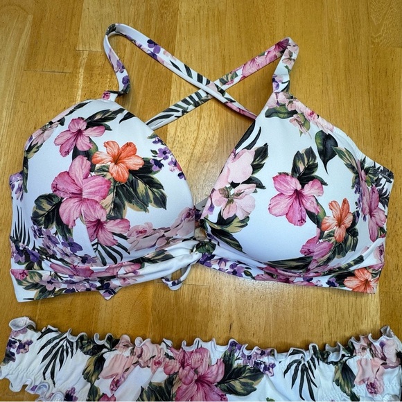 NWT Shade & Shore Tropical Floral Print White and Pink Bikini Set - Picture 2 of 8
